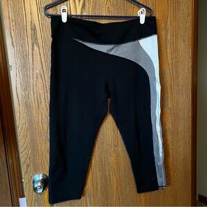 Women’s Fabletics Leggings, Size XL, Black & White